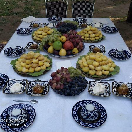 Uvaysiy Family Guest House Marghilon Buitenkant foto