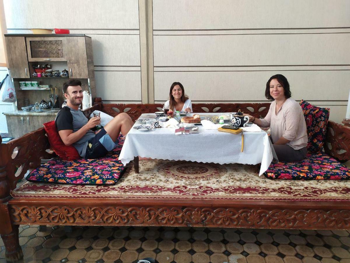 Uvaysiy Family Guest House Marghilon Buitenkant foto