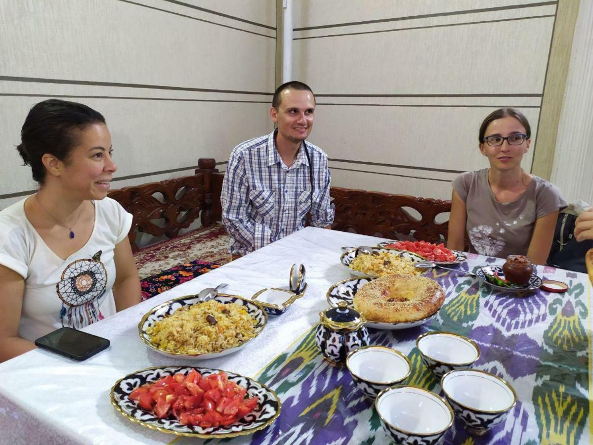 Uvaysiy Family Guest House Marghilon Buitenkant foto