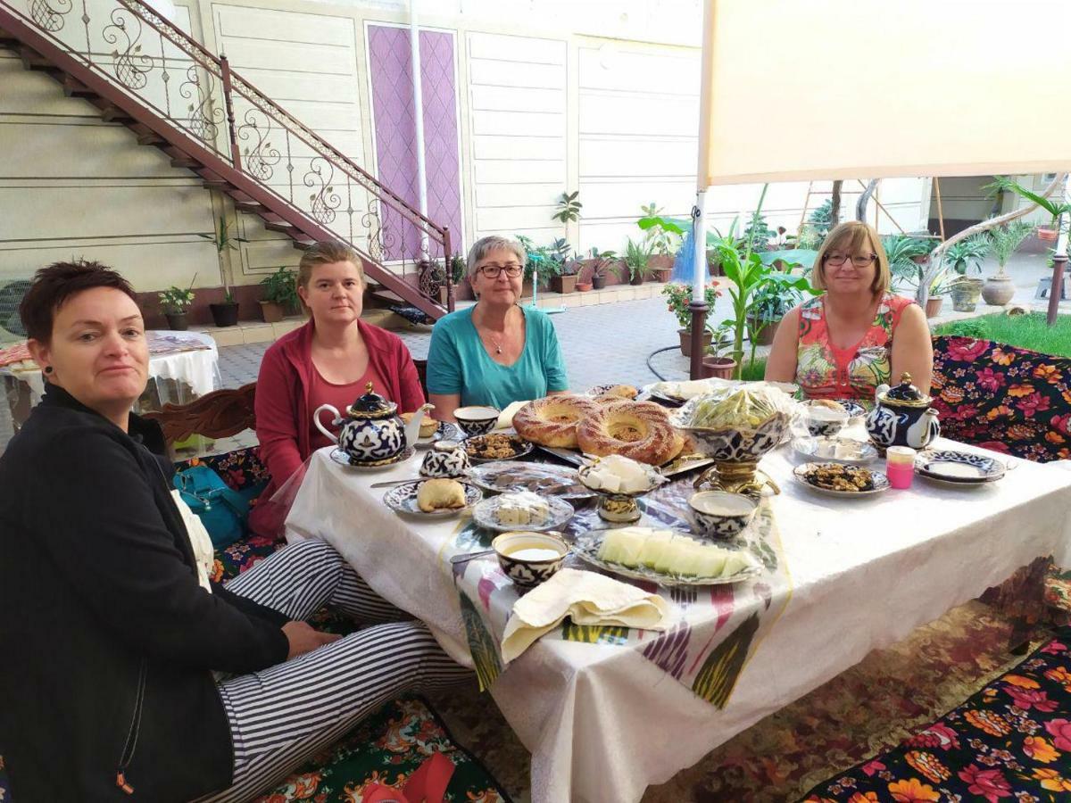 Uvaysiy Family Guest House Marghilon Buitenkant foto